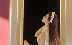 三个黑人三个金发美女